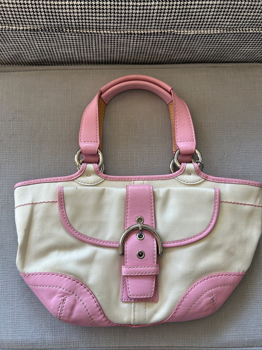 Coach Y2K Vintage SoHo Cream Canvas Shoulder Bag with Pink Leather Trim
